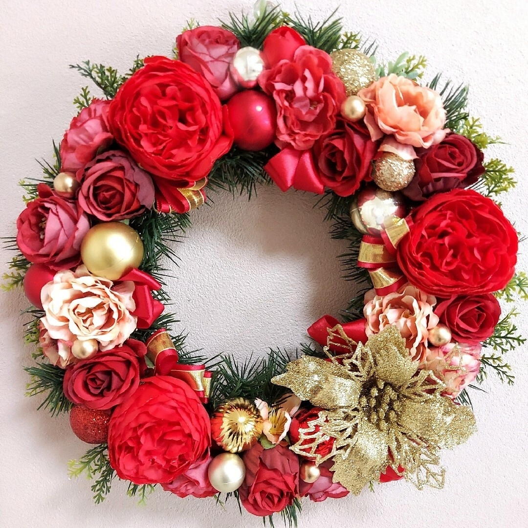 フラワーリース クリスマスリース 赤バラのクリスマス 玄関リース 造花 ハンドメイドのフラワー/ガーデン(リース)の商品写真