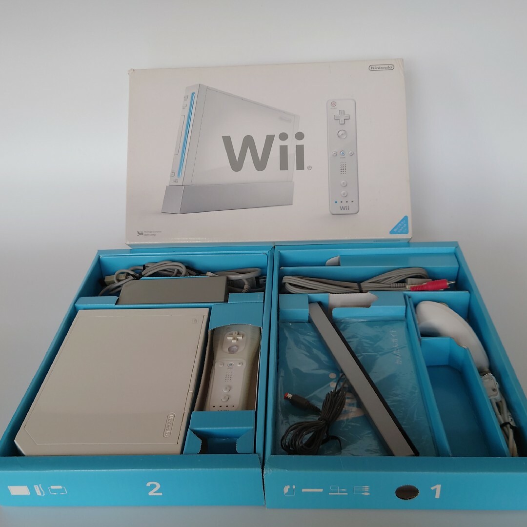 Wii(ウィー)の任天堂 wii本体 wiiゲームソフト4本セット 桃太郎電鉄16北海道大移動 エンタメ/ホビーのゲームソフト/ゲーム機本体(家庭用ゲーム機本体)の商品写真