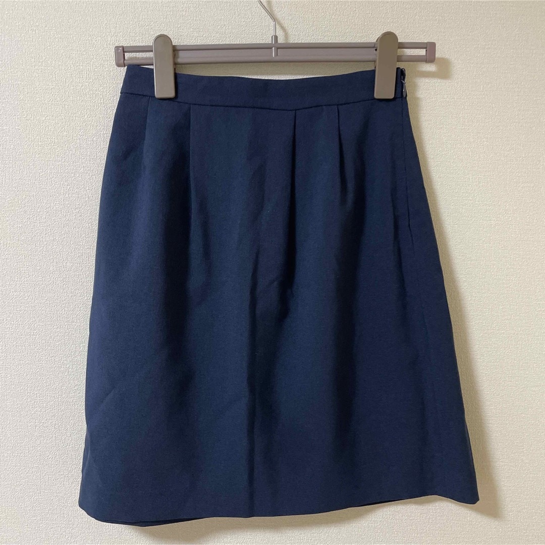 オフィスカジュアル　紺スカート レディースのスカート(ひざ丈スカート)の商品写真