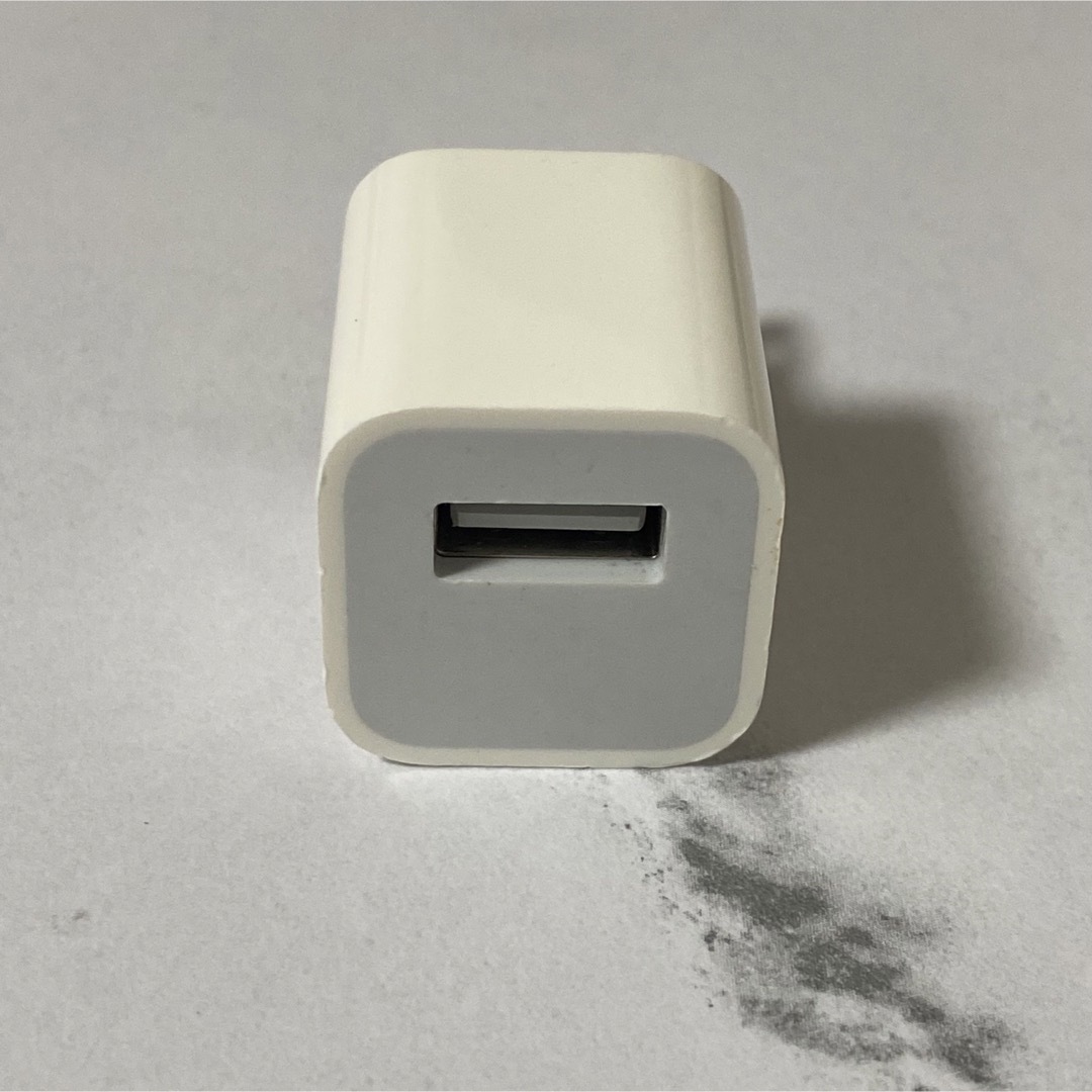 Apple(アップル)のUSB 充電 AC電源 アダプター Apple iPhone 純正品 スマホ/家電/カメラの生活家電(変圧器/アダプター)の商品写真