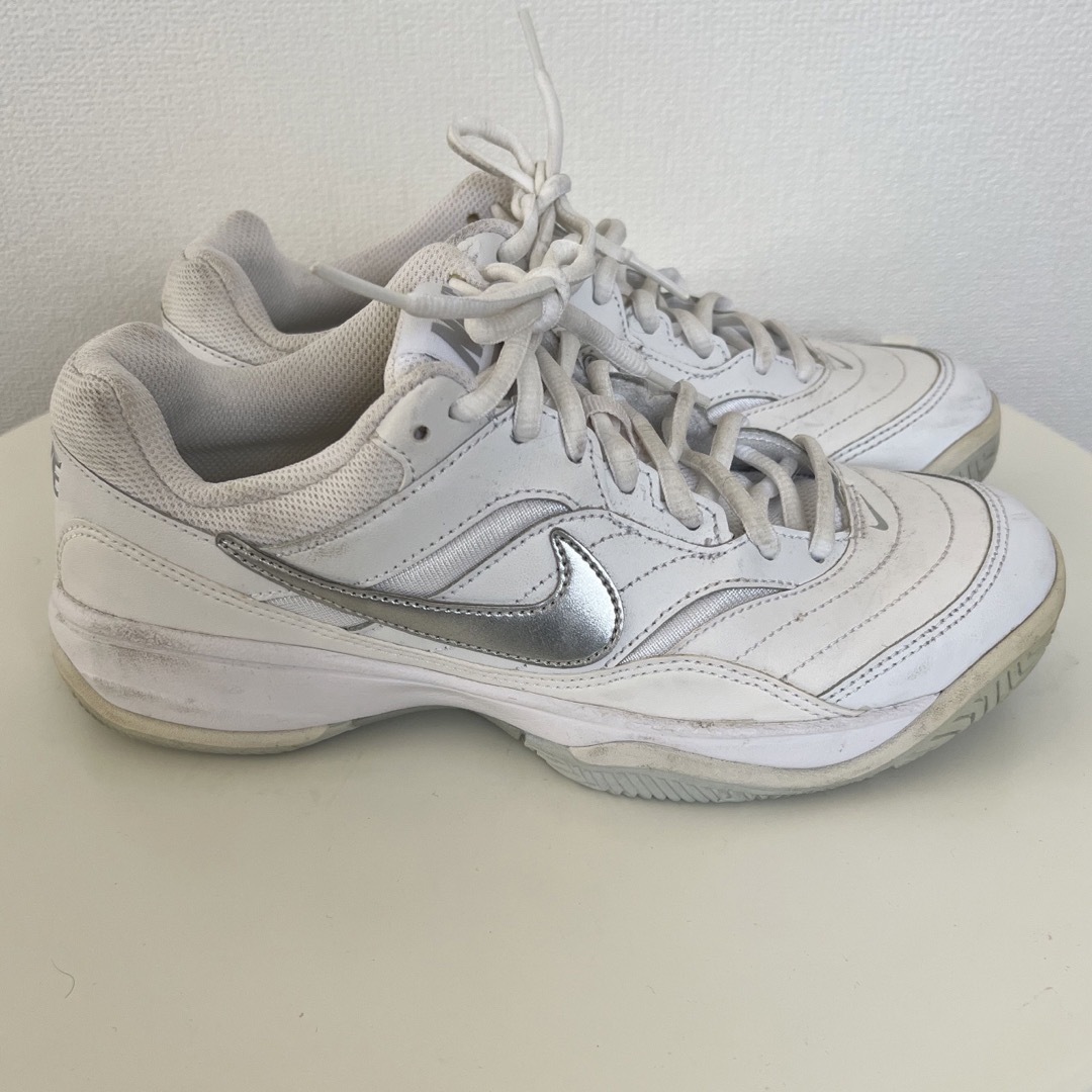 NIKE(ナイキ)のNIKE スニーカー　24cm レディースの靴/シューズ(スニーカー)の商品写真