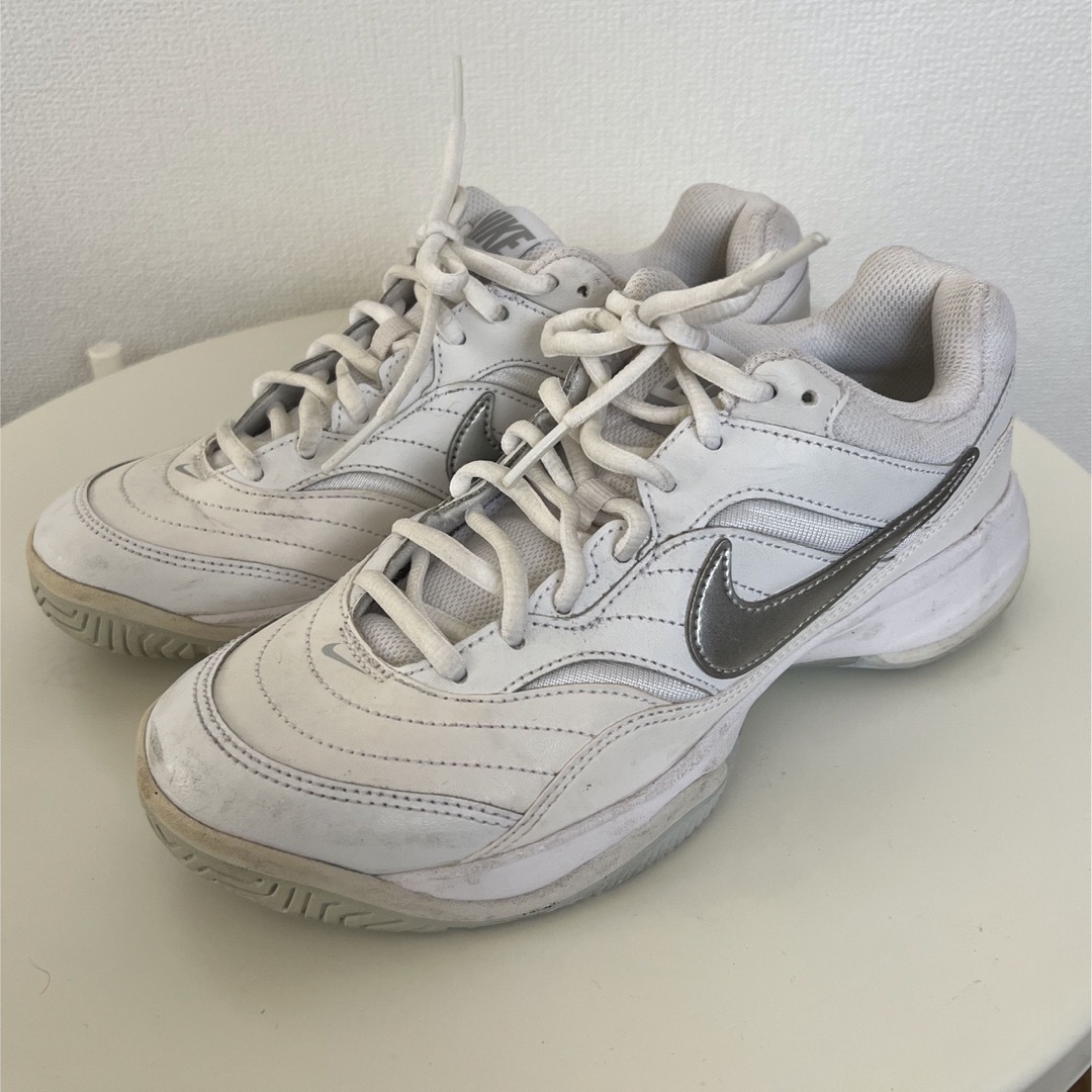 NIKE(ナイキ)のNIKE スニーカー　24cm レディースの靴/シューズ(スニーカー)の商品写真