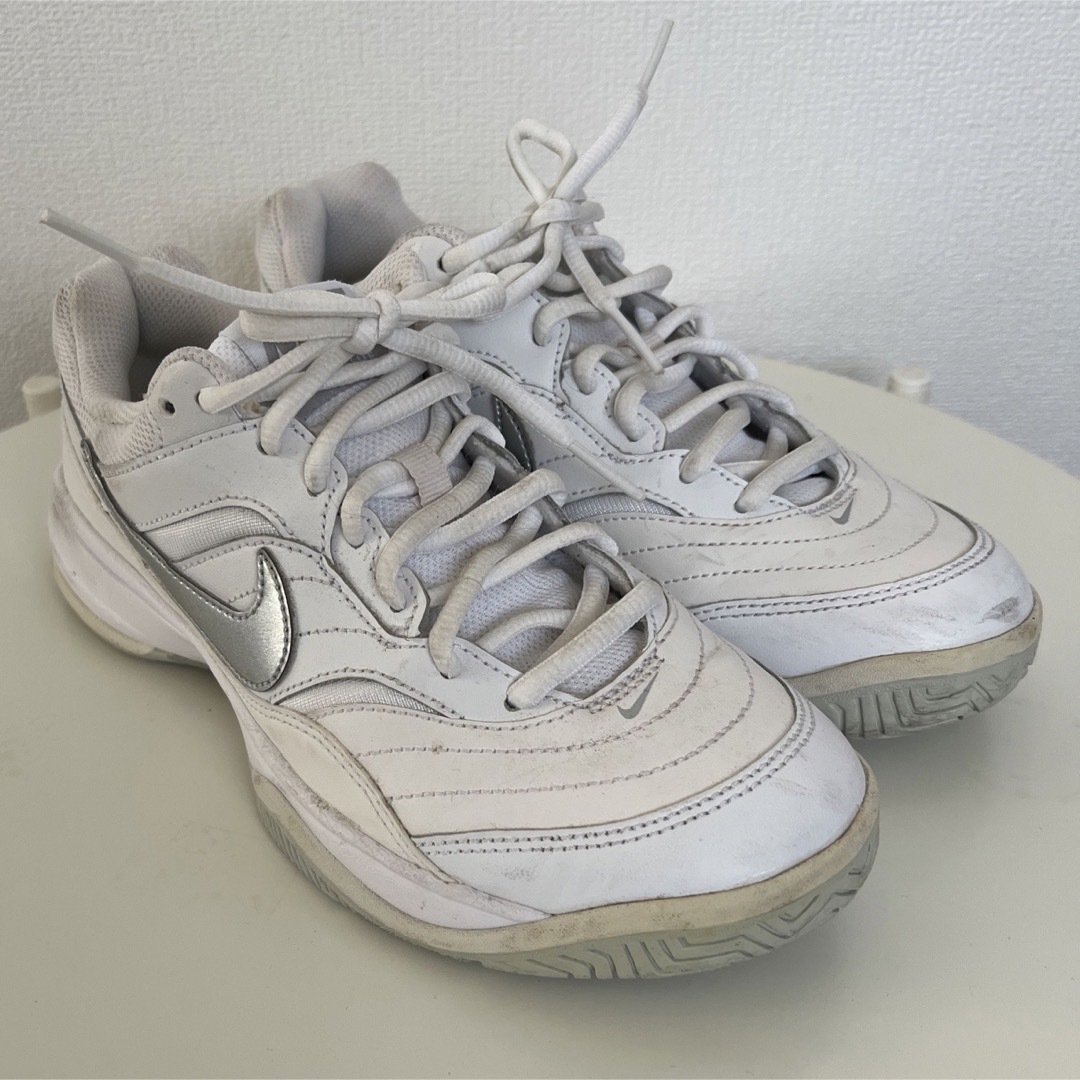 NIKE(ナイキ)のNIKE スニーカー　24cm レディースの靴/シューズ(スニーカー)の商品写真