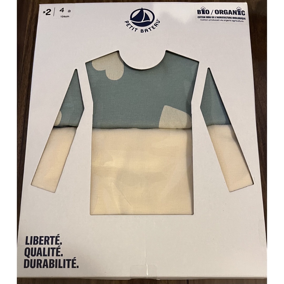 PETIT BATEAU(プチバトー)のプチバトー　新品　長袖　Tシャツ　２枚組　10ans/140cm キッズ/ベビー/マタニティのキッズ服女の子用(90cm~)(下着)の商品写真