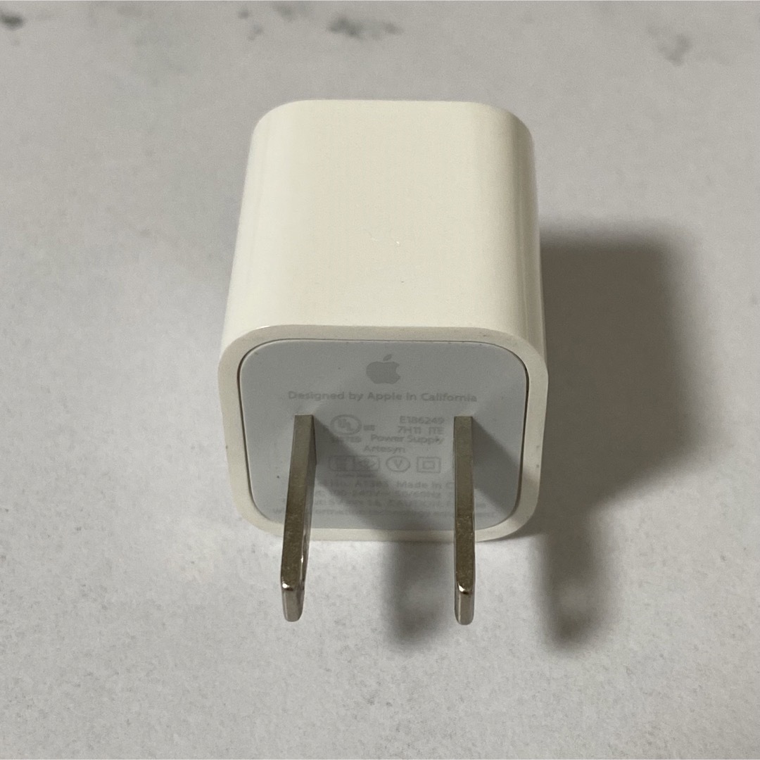 Apple(アップル)のUSB 充電 AC電源 アダプター Apple iPhone 純正品 スマホ/家電/カメラの生活家電(変圧器/アダプター)の商品写真