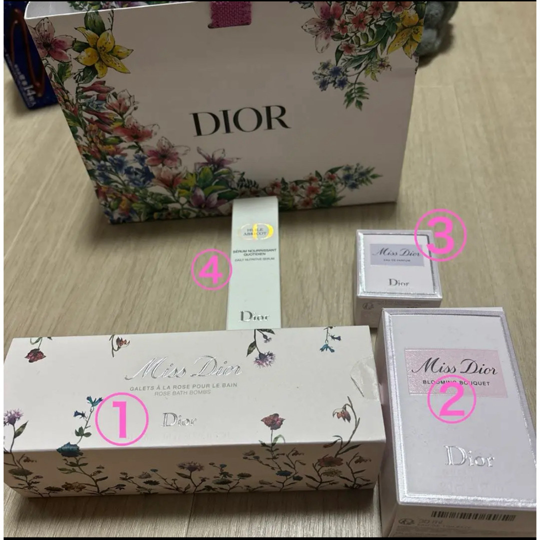 Dior(ディオール)のディオール　ローズ　バスボム コスメ/美容のボディケア(入浴剤/バスソルト)の商品写真