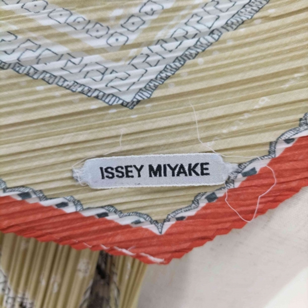 ISSEY MIYAKE - ISSEY MIYAKE(イッセイミヤケ) 総柄プリーツスカーフ