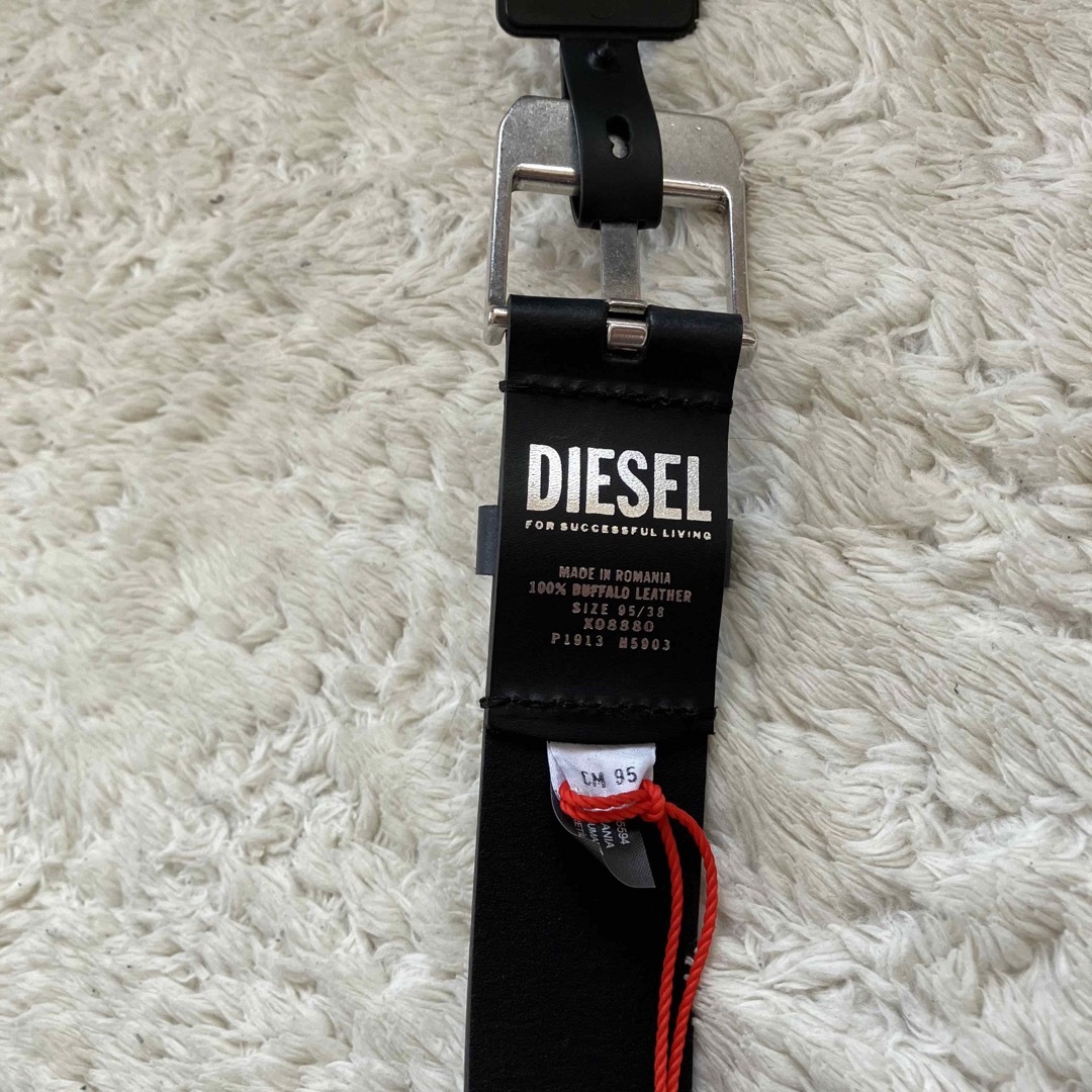 DIESEL(ディーゼル)の【新品】【定価9900円】ディーゼル  ベルト  ヴィンテージシルバー 本革 メンズのファッション小物(ベルト)の商品写真