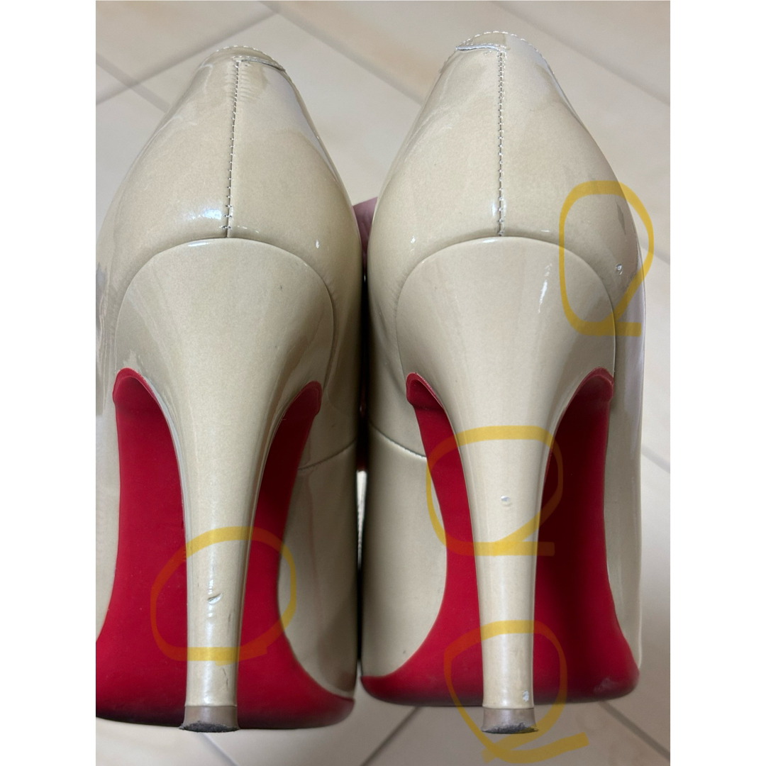 DIANA(ダイアナ)のダイアナ　ベージュエナメル　パンプス　23センチ レディースの靴/シューズ(ハイヒール/パンプス)の商品写真