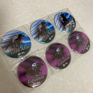 JRA イクイノックスとヴェラアズール缶バッジ(ノベルティグッズ)