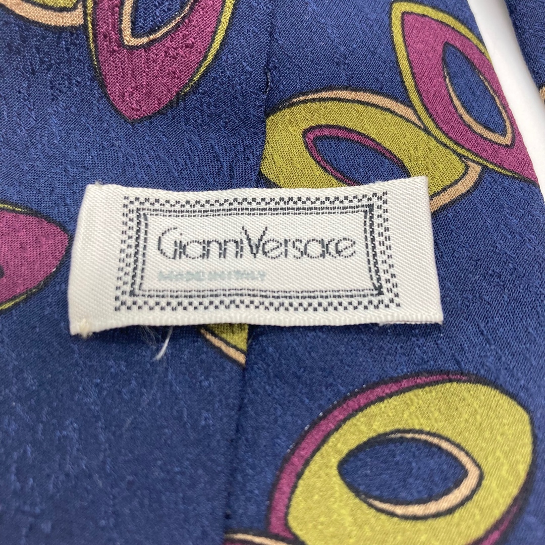 Gianni Versace(ジャンニヴェルサーチ)の【美品】GIANNI VERSACE /ヴェルサーチ　ネクタイ　ネイビー　総柄 メンズのファッション小物(ネクタイ)の商品写真