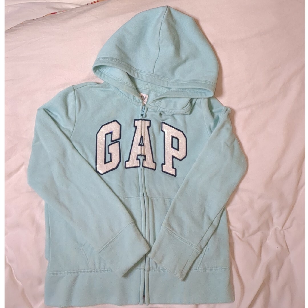 GAP Kids(ギャップキッズ)のGAP パーカー　Ｍ（8） キッズ/ベビー/マタニティのキッズ服女の子用(90cm~)(ジャケット/上着)の商品写真