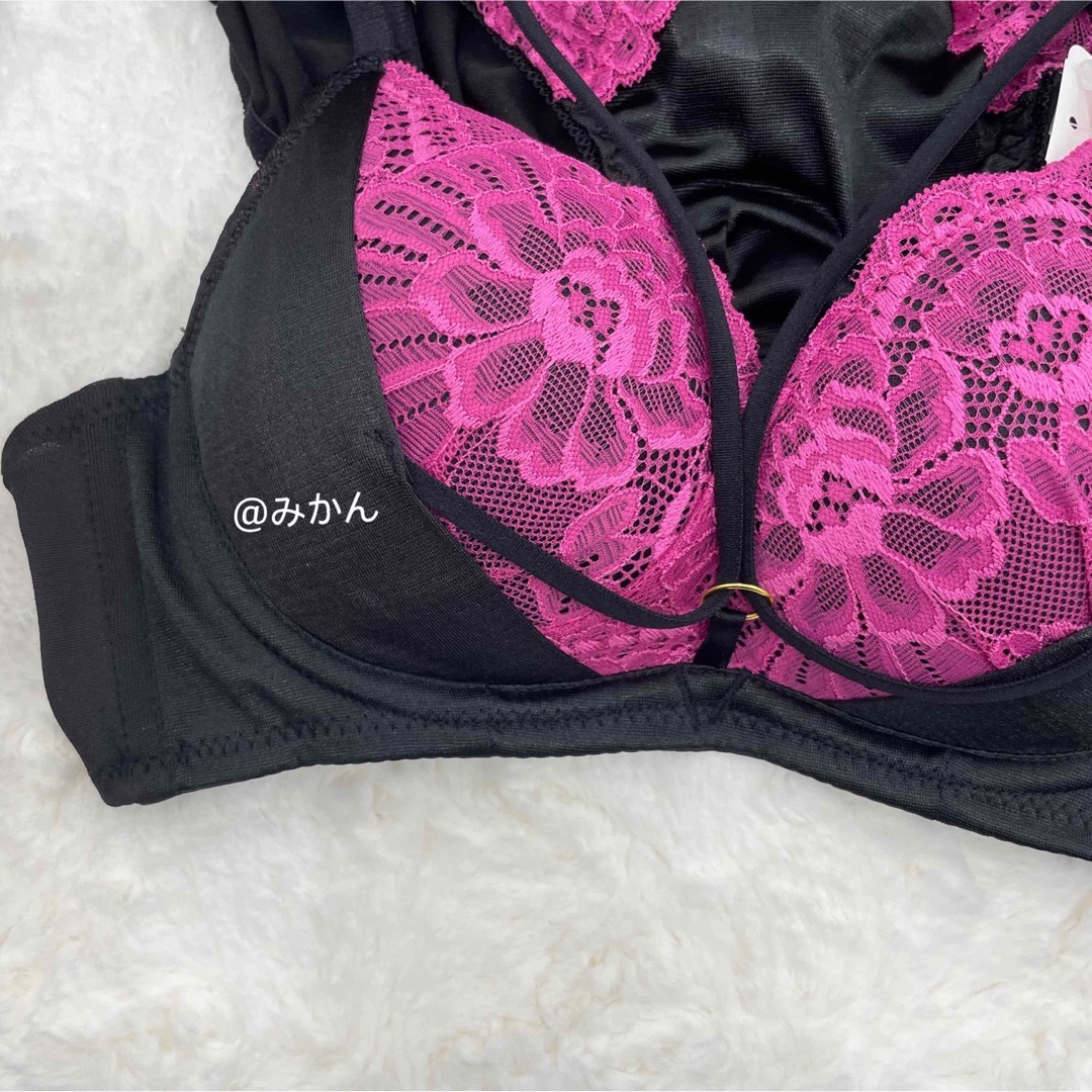 妖艶な✨️♥️リングコードラインブラショーツセット(ピンク) レディースの下着/アンダーウェア(ブラ&ショーツセット)の商品写真