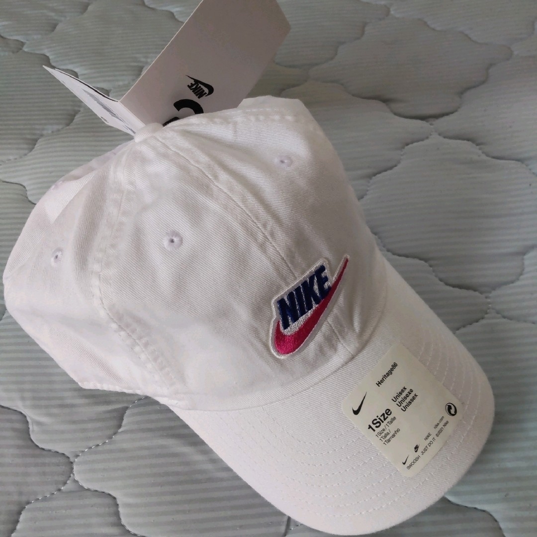 NIKE(ナイキ)のNIKE★レディース キャップ韓国製 1Size  白 レディースの帽子(キャップ)の商品写真