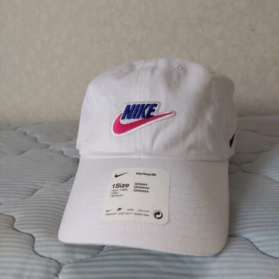 NIKE(ナイキ)のNIKE★レディース キャップ韓国製 1Size  白 レディースの帽子(キャップ)の商品写真