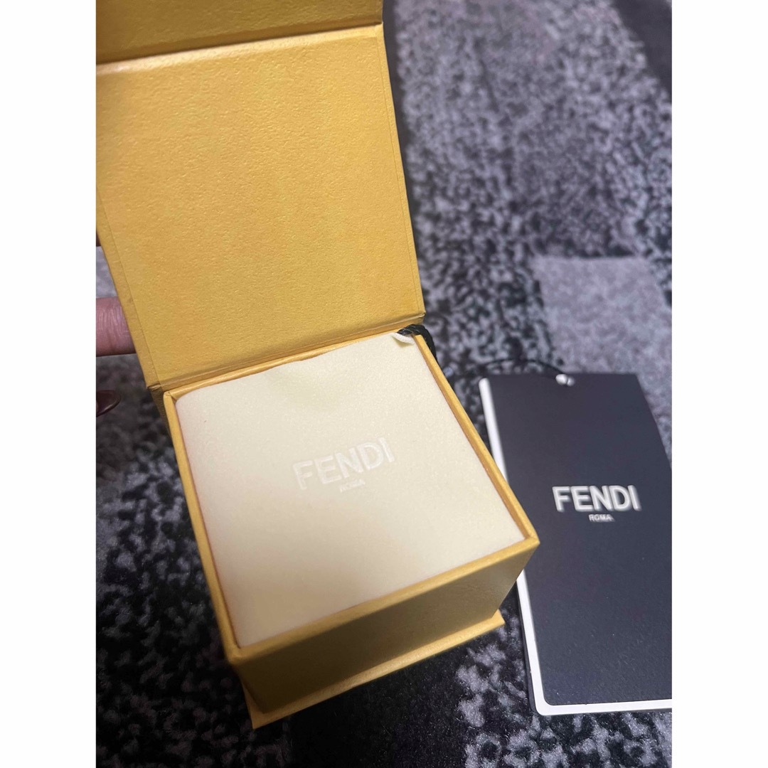 FENDI(フェンディ)のFENDI  ショップ箱  ブランド　フェンディ　空箱　ショッパー　プレゼント レディースのバッグ(ショップ袋)の商品写真