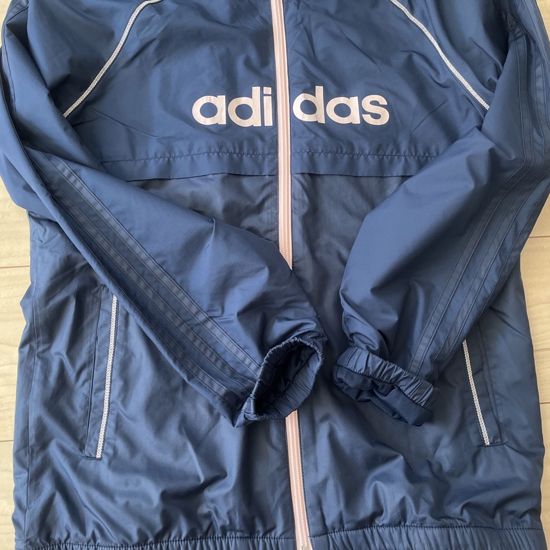 adidas(アディダス)のadidas  ウインドブレーカー裏起毛 キッズ/ベビー/マタニティのキッズ服女の子用(90cm~)(ジャケット/上着)の商品写真