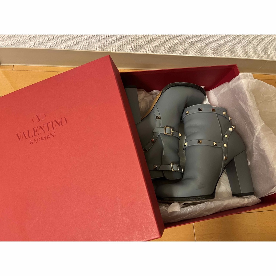 VALENTINO(ヴァレンティノ)のValentino ブーツ レディースの靴/シューズ(ブーツ)の商品写真