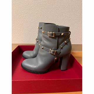 ヴァレンティノ(VALENTINO)のValentino ブーツ(ブーツ)