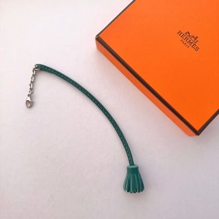 美品 HERMES エルメス カルメンチータ オレンジ ミニタッセル ストラップ