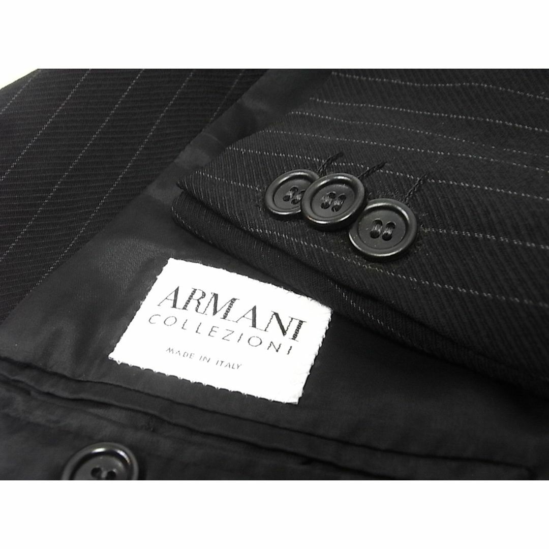 ARMANI COLLEZIONI(アルマーニ コレツィオーニ)のsize48☆美品☆アルマーニコレツォーニ３釦スーツ ブラック系ストライプ メンズのスーツ(セットアップ)の商品写真