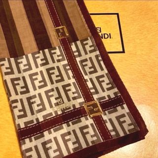 フェンディ(FENDI)の極美　フェンディ　ハンカチスカーフ　大判　大人気の🟫ズッカ　good price(ハンカチ)