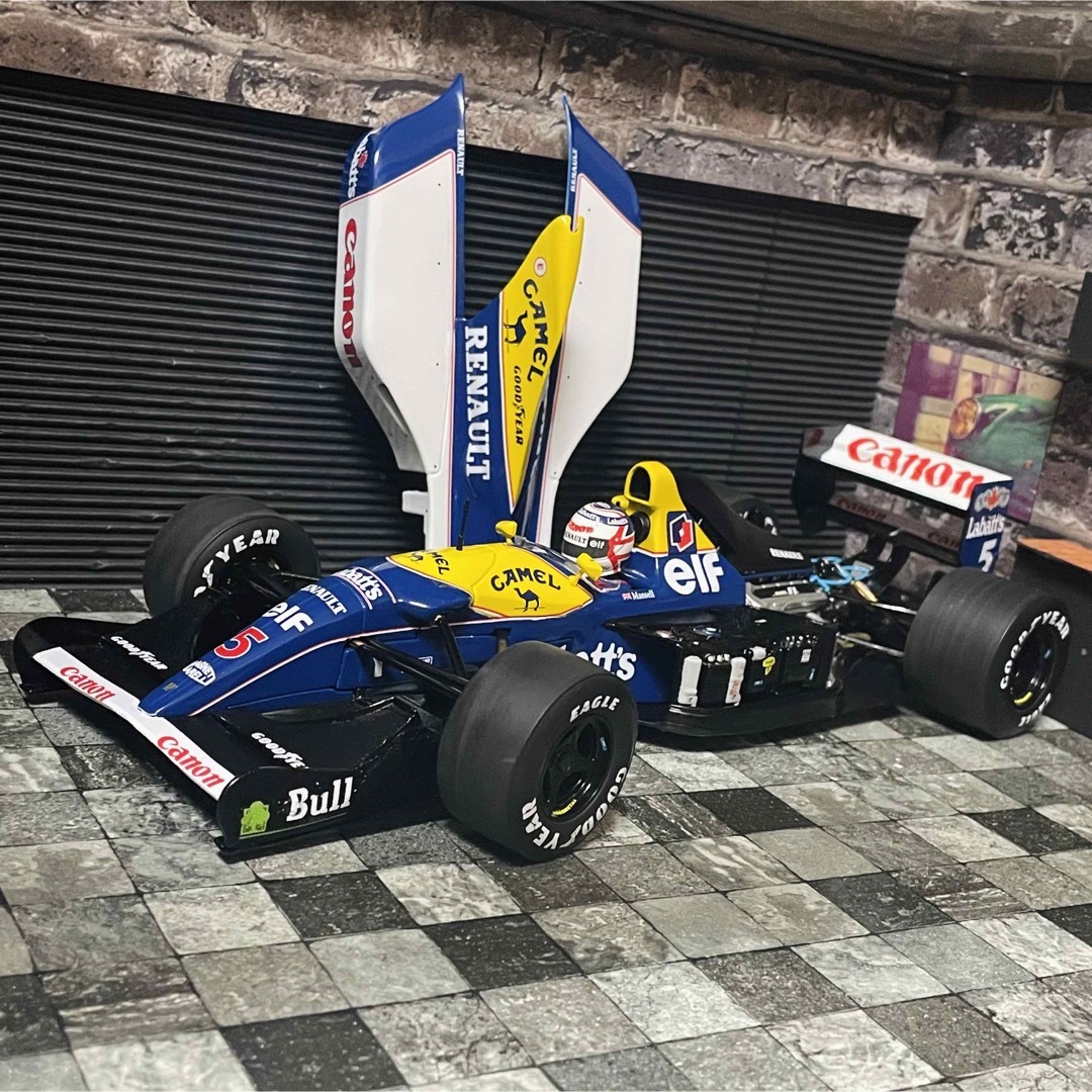 カスタム品 1/18 Quartzo ウィリアムズ ルノー FW14B 1992ミニカー