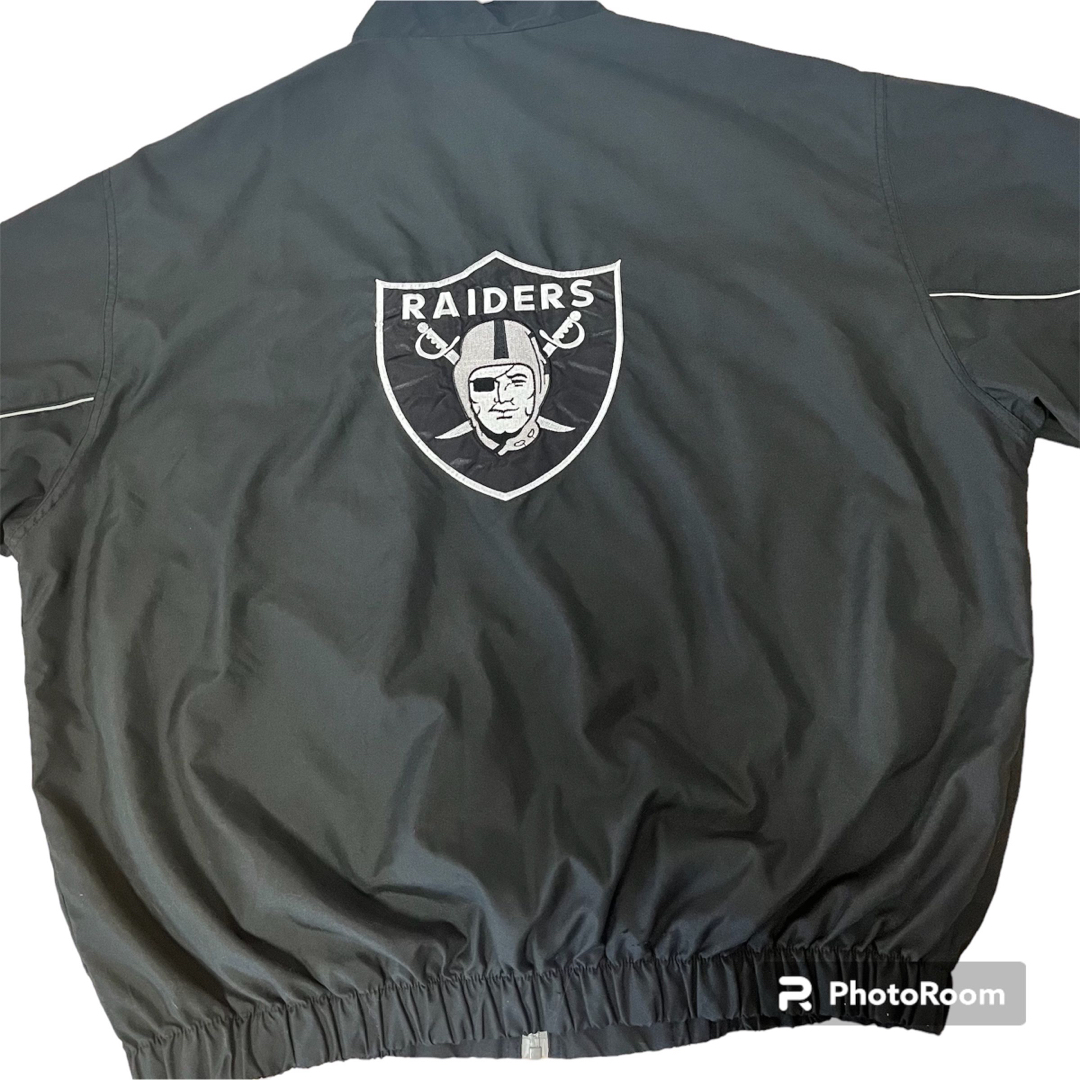 NFL オークランド レイダース　ナイロンジャケット  古着　XXLサイズ メンズのジャケット/アウター(ナイロンジャケット)の商品写真