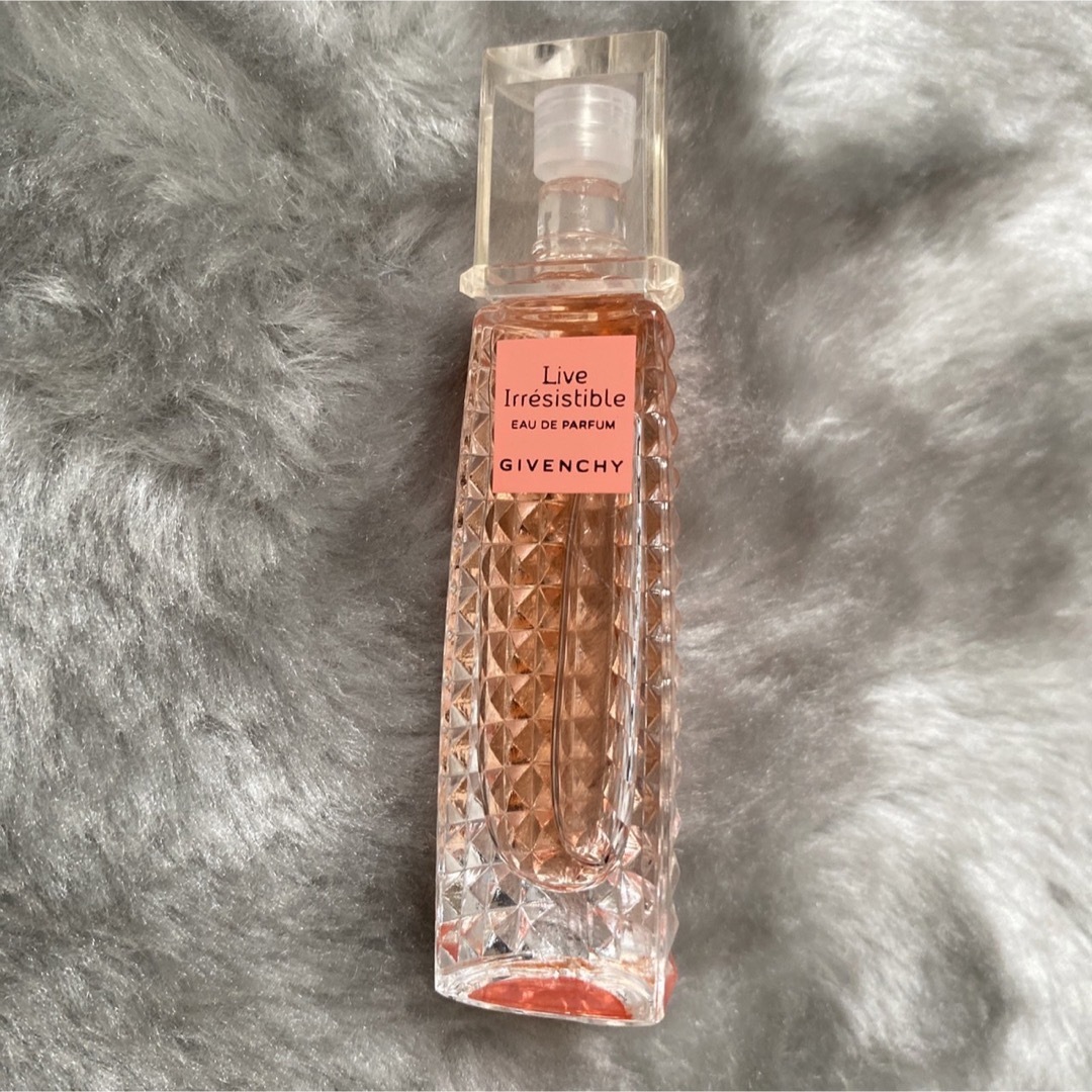 GIVENCHY(ジバンシィ)のジバンシィ イレジスティブル オードパルファム 3ml コスメ/美容の香水(香水(女性用))の商品写真