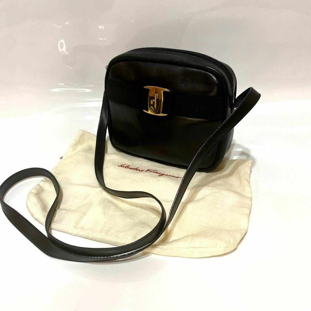 Salvatore Ferragamo - 【美品】Salvatore Ferragamo ヴァラ