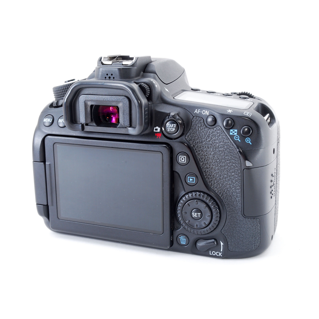Canon(キヤノン)のキャノン Canon EOS 80D標準&望遠&単焦点トリプルレンズセット スマホ/家電/カメラのカメラ(デジタル一眼)の商品写真