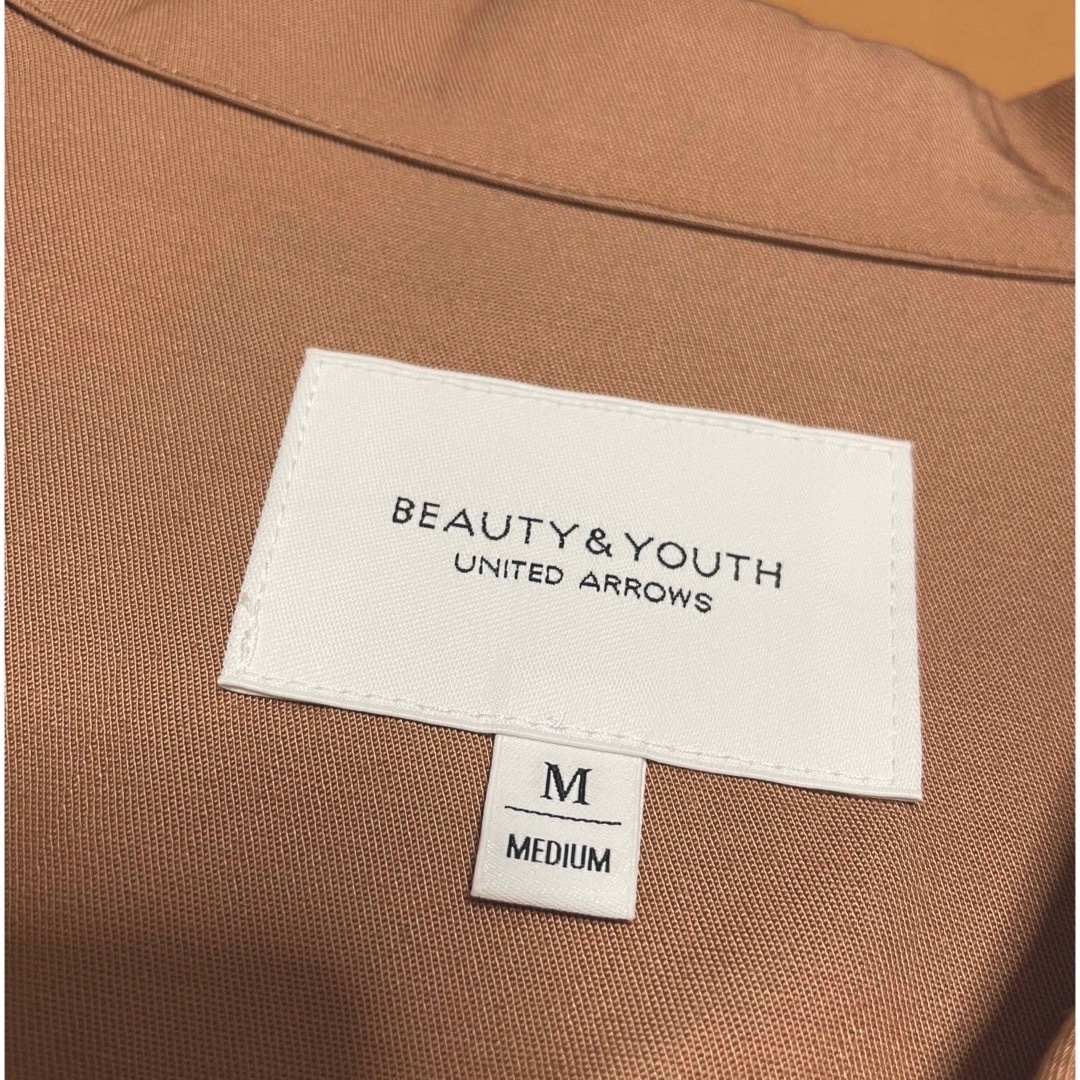 BEAUTY&YOUTH UNITED ARROWS(ビューティアンドユースユナイテッドアローズ)のビューティアンドユース　ショートジャケット　ミリタリー　ボリューム袖　ブラウン レディースのジャケット/アウター(ブルゾン)の商品写真