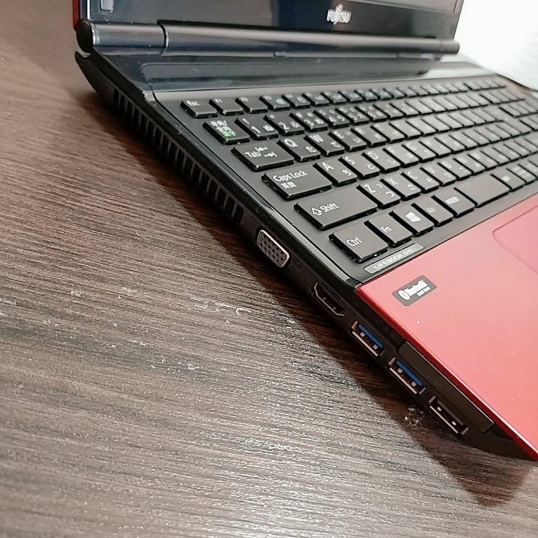 匿名配送✨富士通ノートPC✨Office✨SSD256GB✨8GB✨カメラDVD