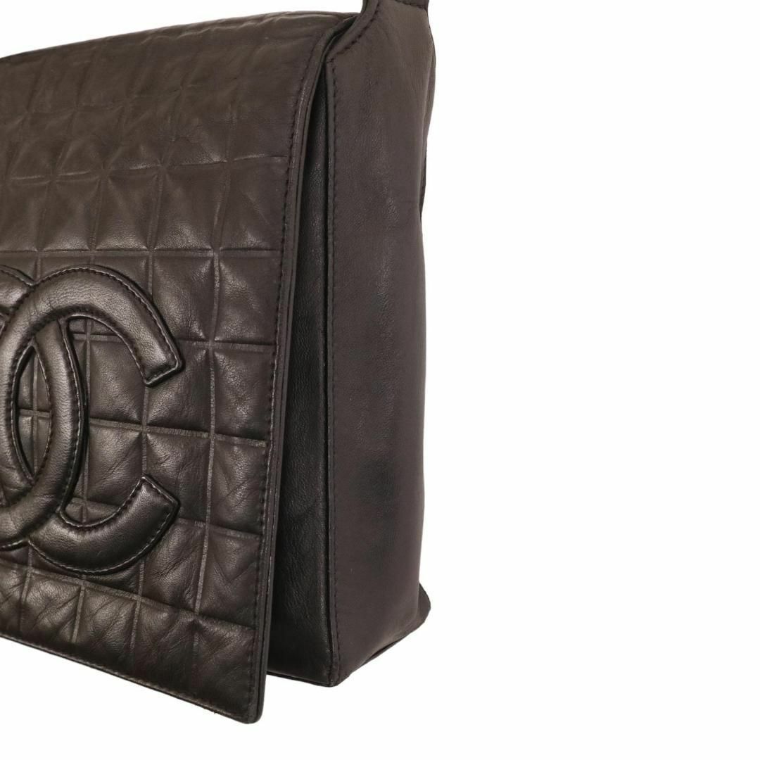 CHANEL シャネル　チョコバー ショルダーバッグ ラムスキ　シール有　6番台