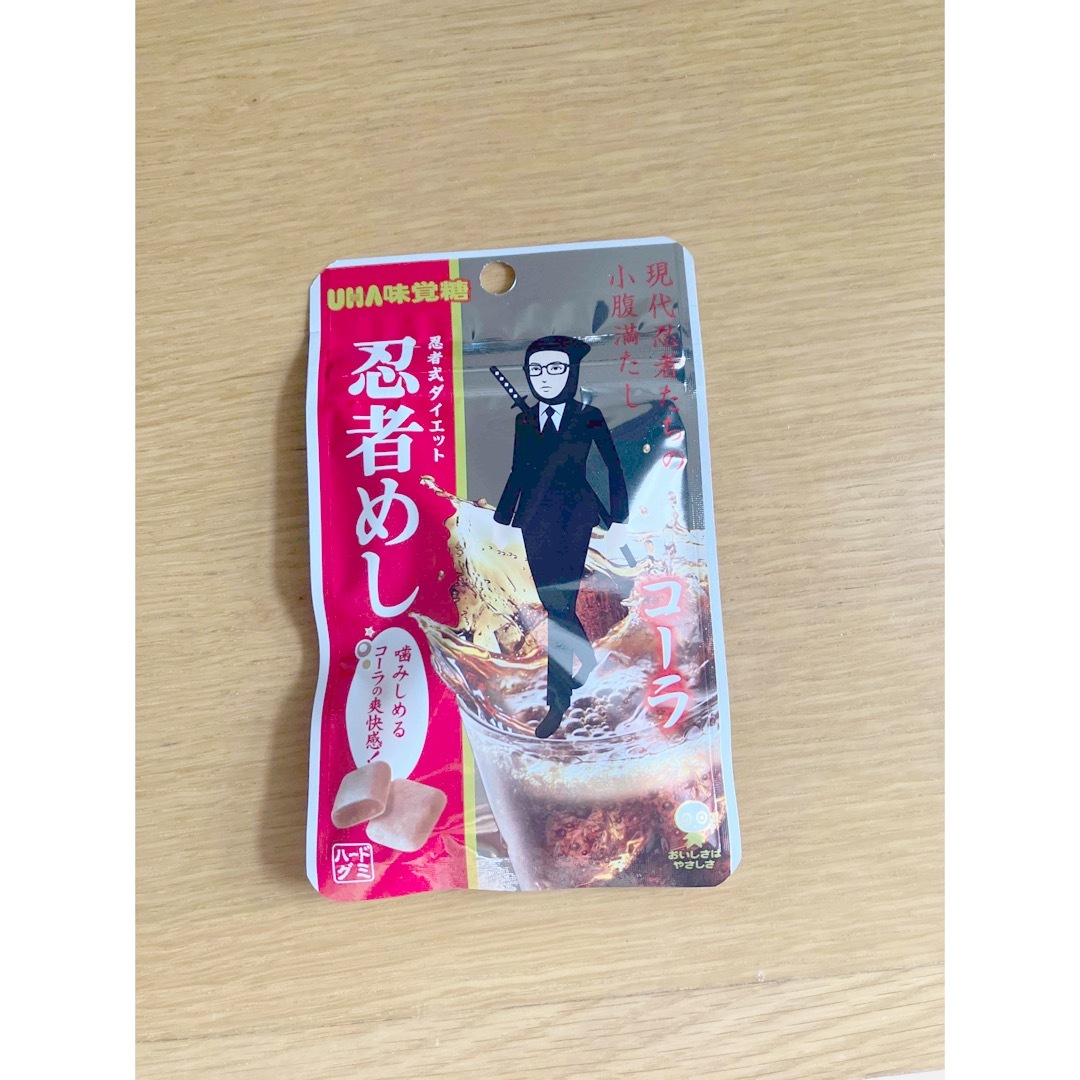 UHA味覚糖(ユーハミカクトウ)のasa様専用　忍者めし　コーラ 食品/飲料/酒の食品(菓子/デザート)の商品写真