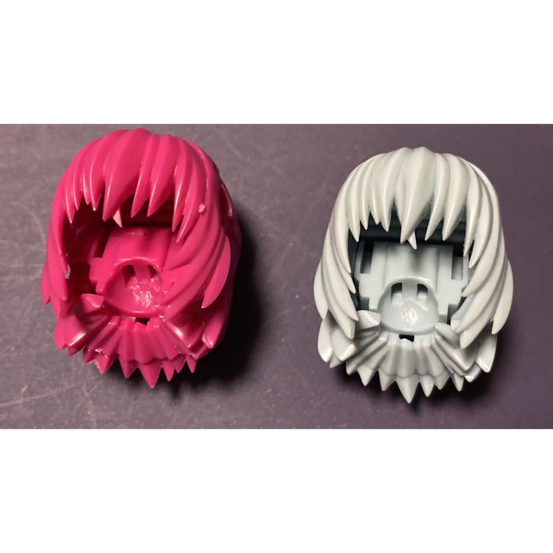 フレズヴェルク 髪パーツ　水色　ワインピンク エンタメ/ホビーのおもちゃ/ぬいぐるみ(プラモデル)の商品写真
