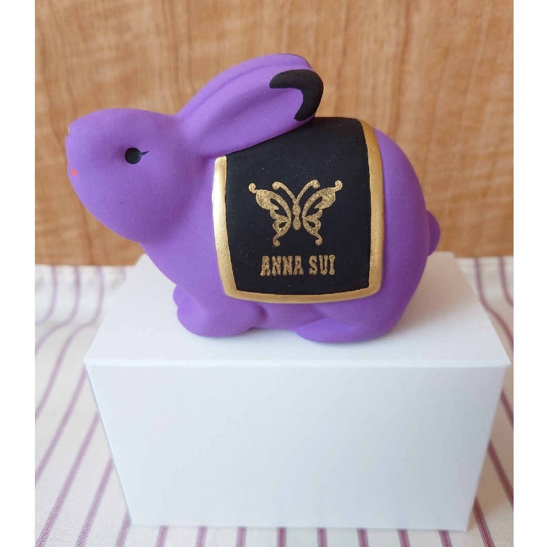 ANNA SUI(アナスイ)のANNA SUI 【未使用】ノベルティ 干支 うさぎ 陶器 置物 兎 卯 ウサギ インテリア/住まい/日用品のインテリア小物(置物)の商品写真