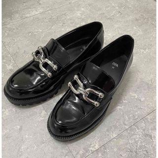 ZARA(ローファー/革靴)のフリマアイテム一覧 ZARA(ローファー/革靴)のフリマアイテム一覧