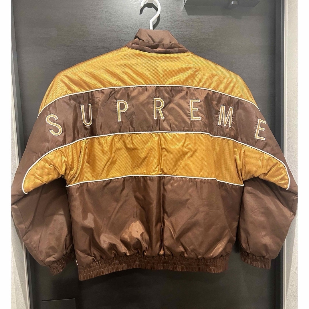 Supreme(シュプリーム)のSupreme【Sports Piping Puffy Jacket】Sサイズ メンズのジャケット/アウター(ダウンジャケット)の商品写真