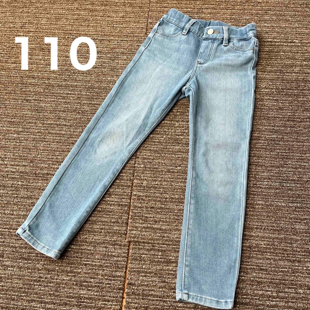 UNIQLO(ユニクロ)のUNIQLO デニムパンツ　サイズ110 キッズ/ベビー/マタニティのキッズ服男の子用(90cm~)(パンツ/スパッツ)の商品写真