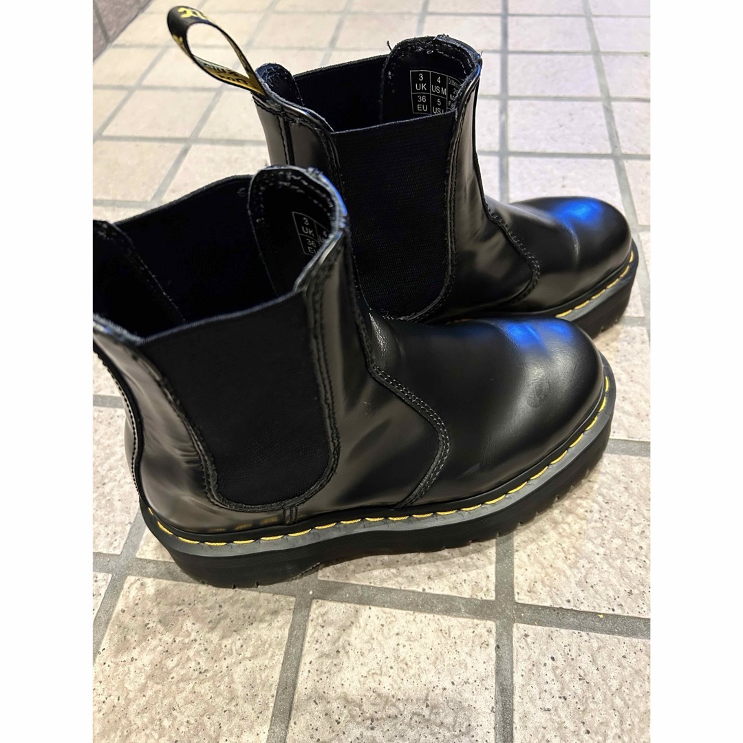 Dr.Martens(ドクターマーチン)の《中古》Dr.martens チェルシーブーツ 厚底 レディースの靴/シューズ(ブーツ)の商品写真