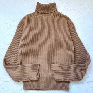LuLuトップスフォロー割引【グラフペーパー】美品 キャメル100%畦編み タートルネック ニットセーター