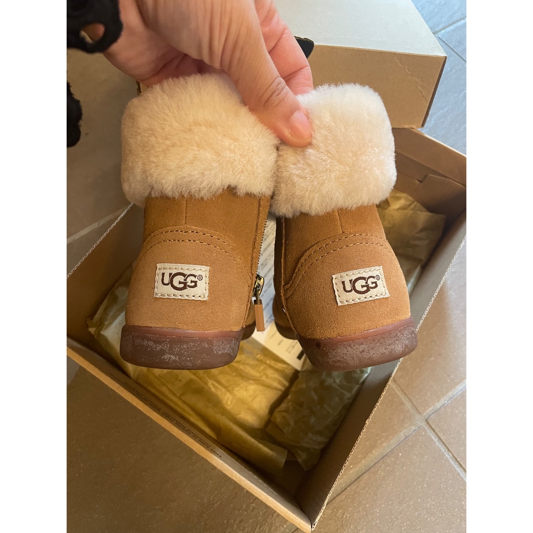 UGG(アグ)のUGG ブーツ　15センチ キッズ/ベビー/マタニティのキッズ靴/シューズ(15cm~)(ブーツ)の商品写真