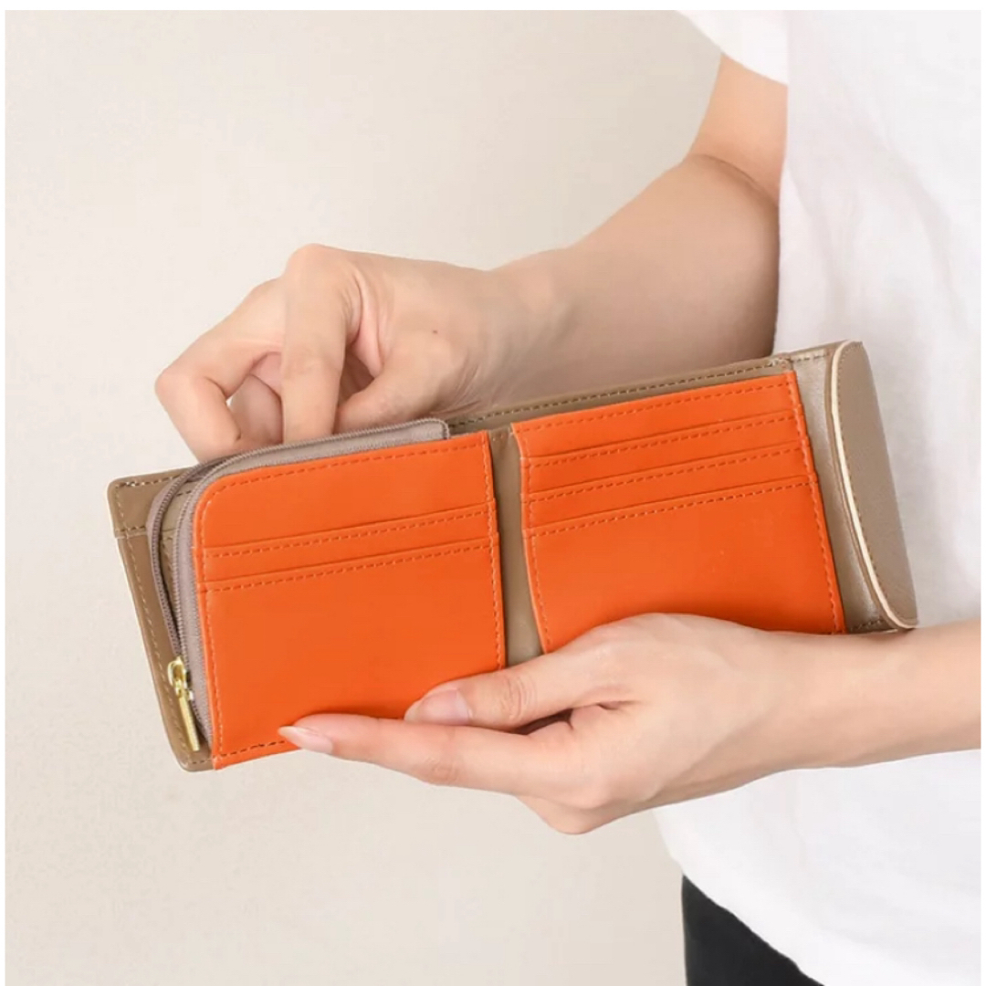 Legato Largo(レガートラルゴ)の美品　レガートラルゴ　二つ折り財布　フェイクレザー レディースのファッション小物(財布)の商品写真