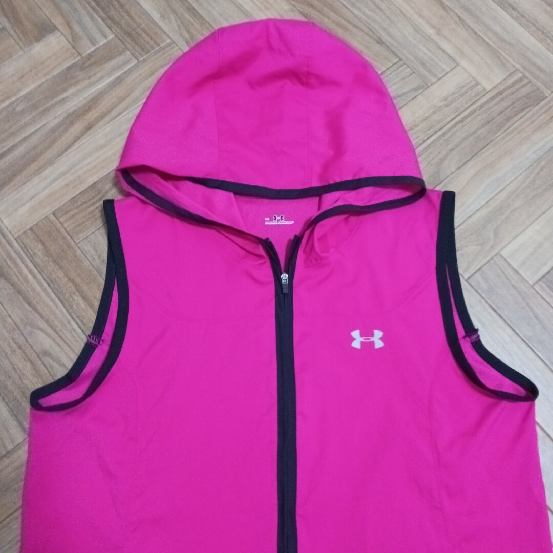 UNDER ARMOUR - アンダーアーマー ランニング ノースリーブパーカーの