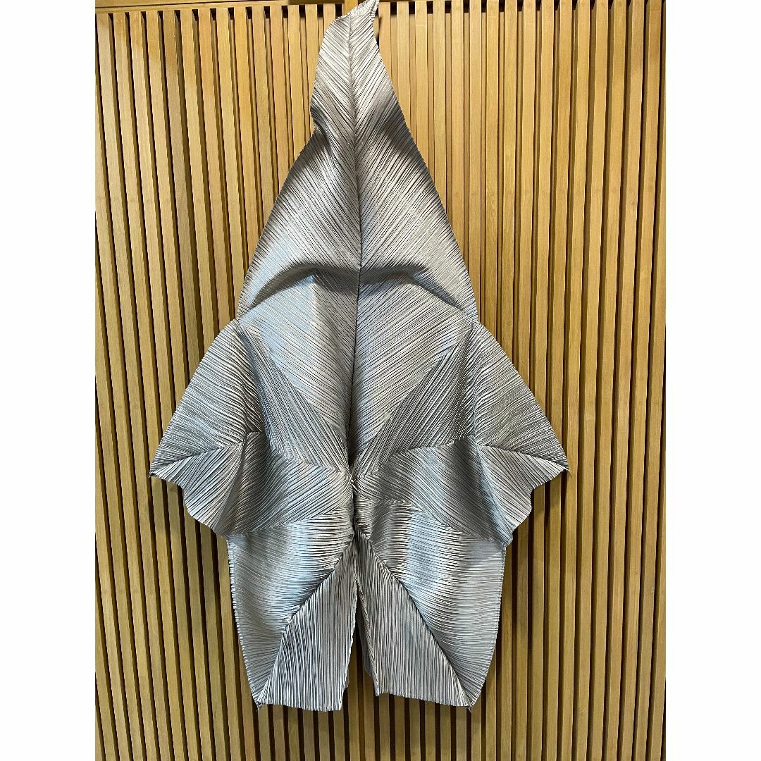 PLEATS PLEASE ISSEY MIYAKE(プリーツプリーズイッセイミヤケ)の【激レア】プリーツプリーズ　トップス （PP28-JT724）サイズ3 レディースのトップス(カットソー(半袖/袖なし))の商品写真