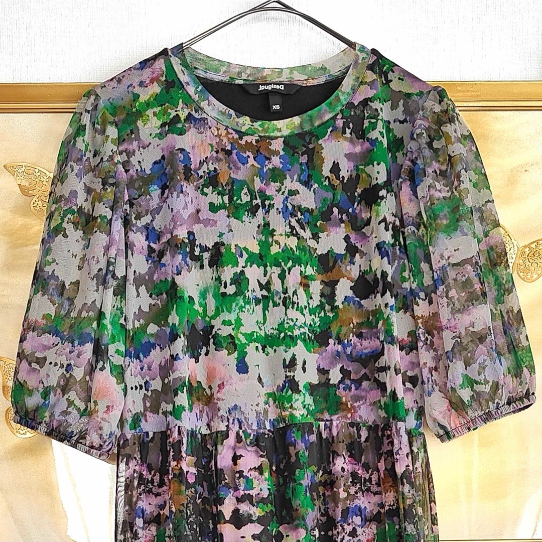 DESIGUAL(デシグアル)の美品 デシグアル ティアードワンピース マキシ丈 ペイント柄 フリル ブラック レディースのワンピース(ロングワンピース/マキシワンピース)の商品写真