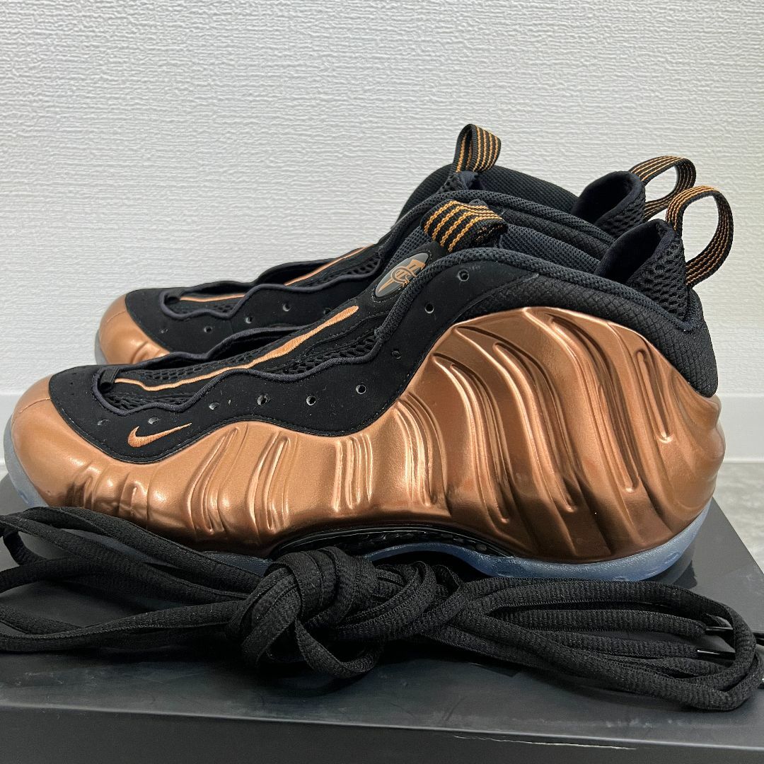 NIKE(ナイキ)の難】NIKE AIR FOAMPOSITE ONE ゴールド 29.0 メンズの靴/シューズ(スニーカー)の商品写真