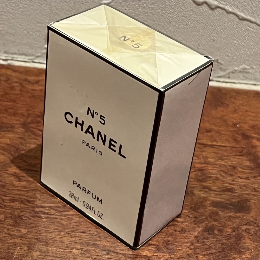 CHANEL(シャネル)のCHANEL シャネル　No.5 パルファム　28ml 未開封品 レディースのレディース その他(その他)の商品写真