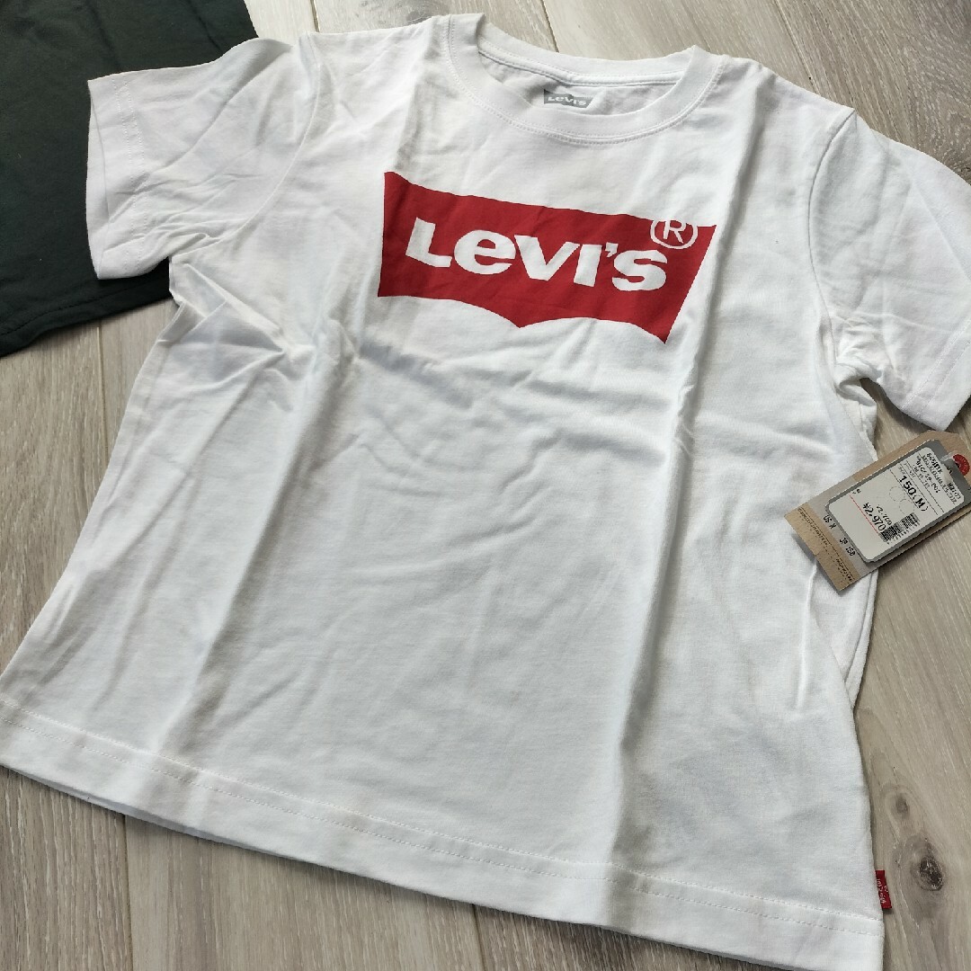 Levi's(リーバイス)のLEVI'S　半袖Ｔシャツ　２枚セット キッズ/ベビー/マタニティのキッズ服男の子用(90cm~)(Tシャツ/カットソー)の商品写真